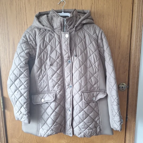 London Fog Women's Taupe Quilted Puffer Coat - Picture 12 of 13